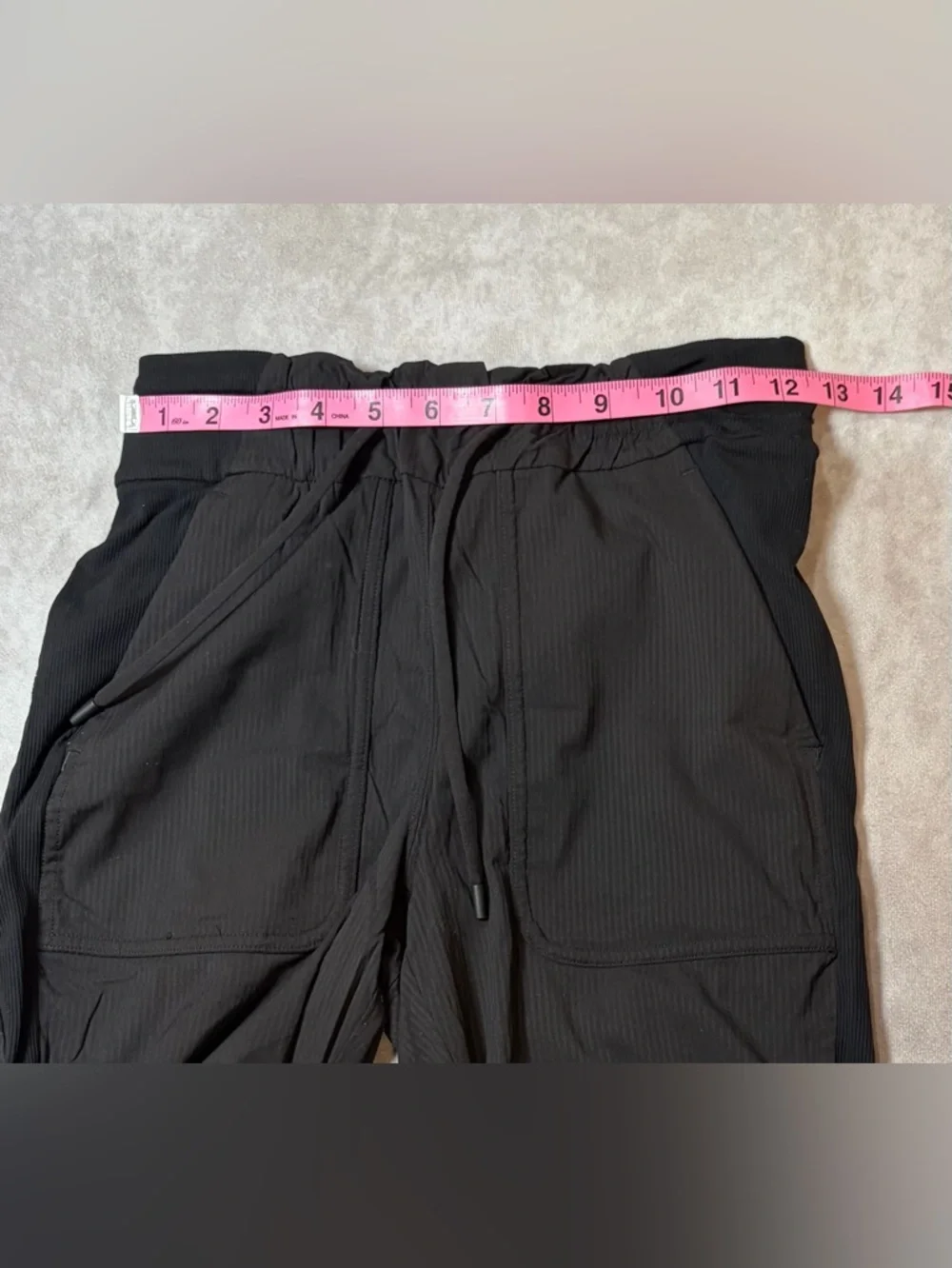 lululemon athletica Size :2 Women Black Jogger Pockets
